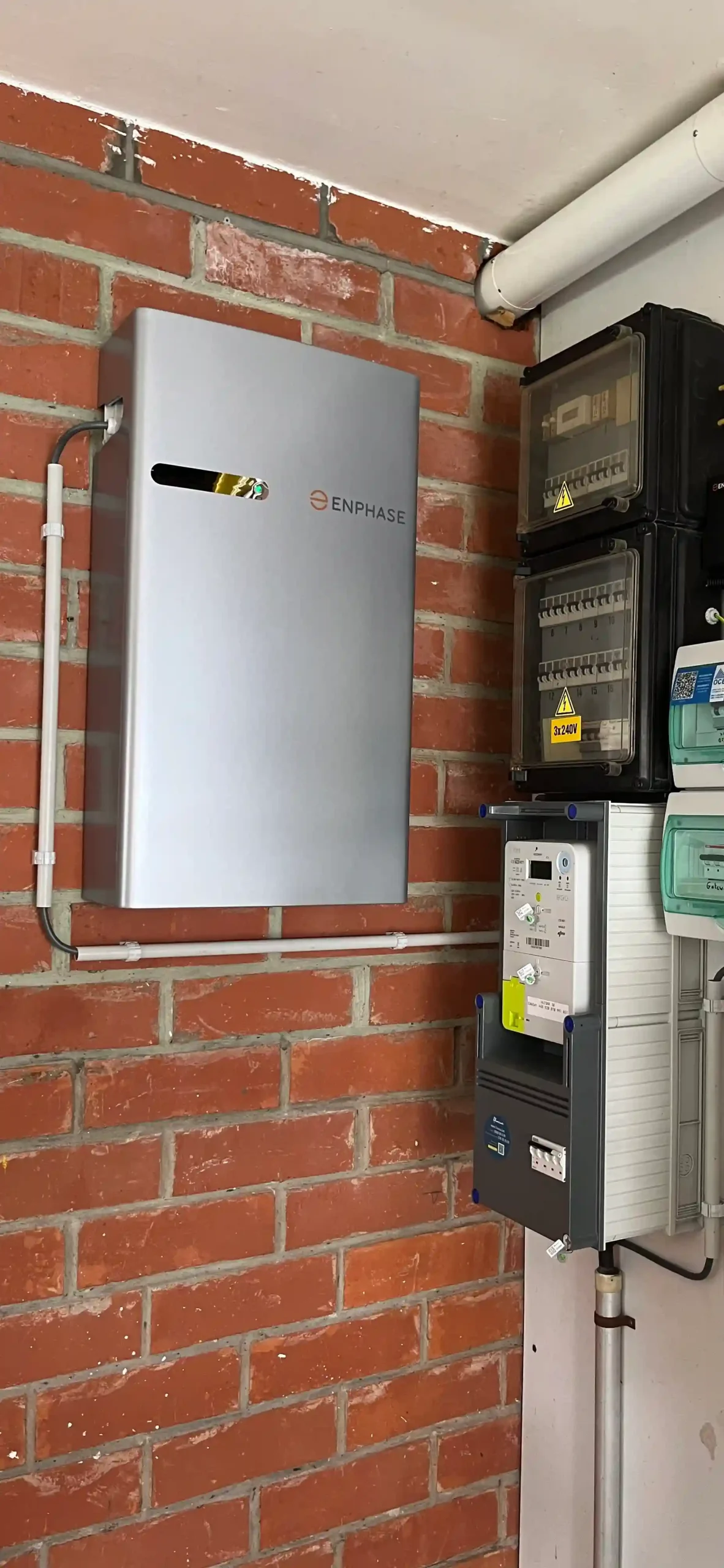 Een geïnstalleerde thuisbatterij bij een particuliere woning